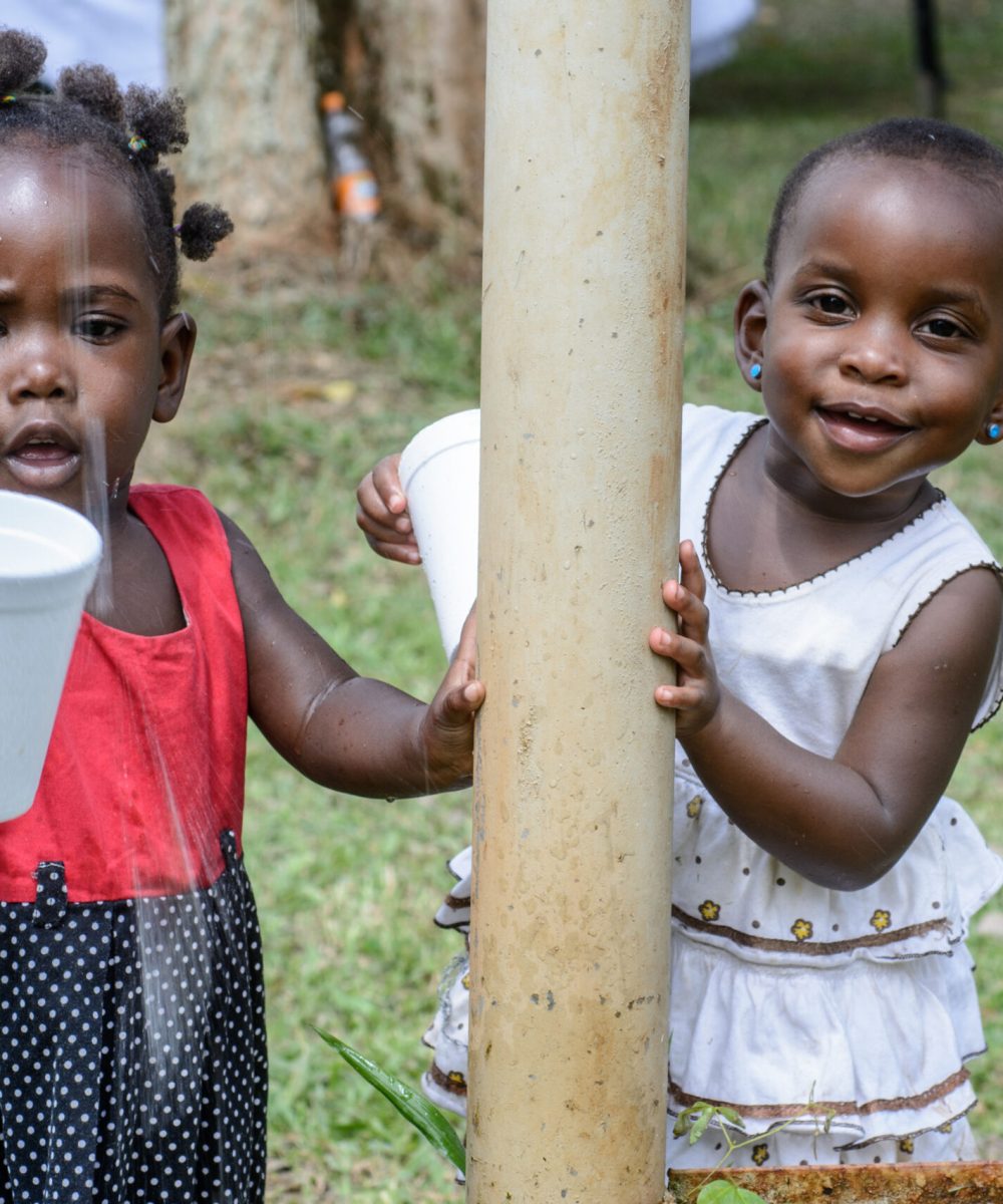 african-kids-6UCY9BJ-scaled