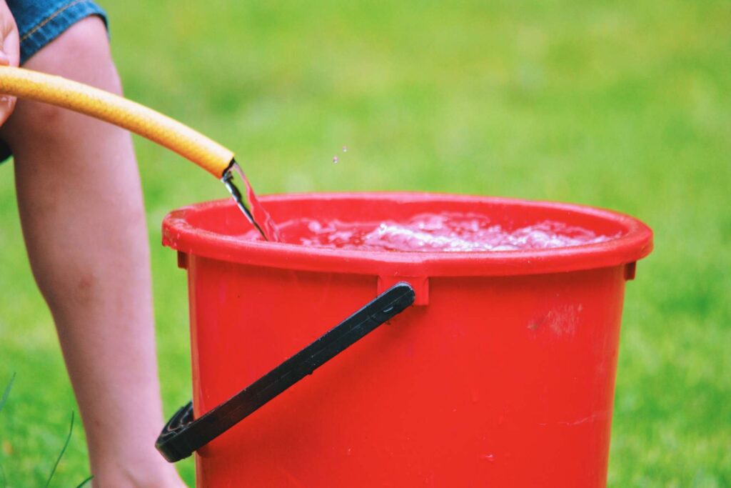 a-bucket-fills-with-water-SNBEP79 (1)